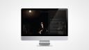 Desktop mockup met interface van een website